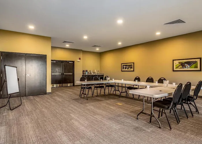 Comfort Suites Brunswick Town Center
